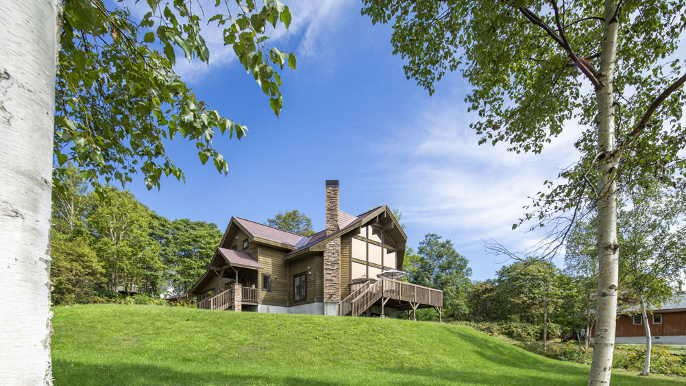 Casa La Mount - Luxury chalet with lush gardens